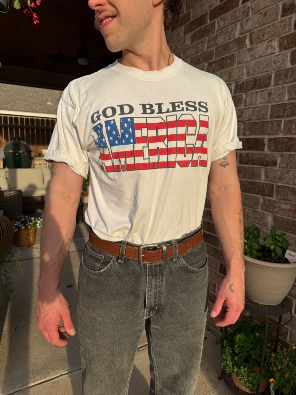Vintage God Bless America T-Shirt Distressed Graphic Tee USA Flag Sunbelt Large